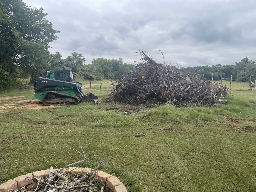 Trash Cleanup in Burleson, TX